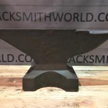 Southern Crescent anvil 45 kg / 100 lbs in very good nice original shape, green paint still visible 